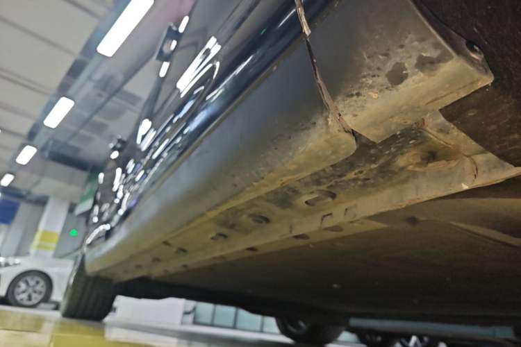 Used IM LS6 2023 Max Standard Edition Right Side Sill