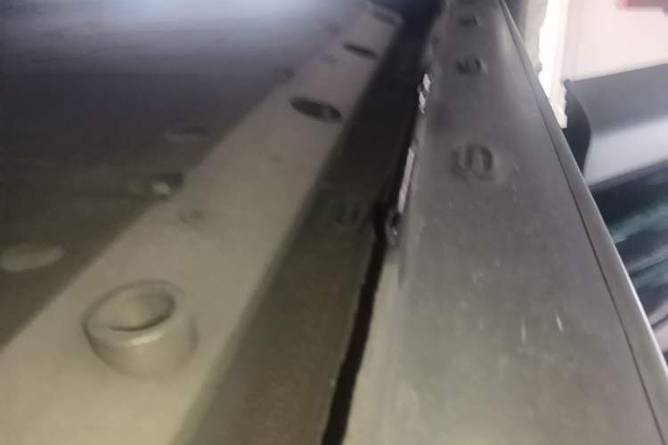Used IM LS6 2023 Max Long-Range Version Right Side Sill