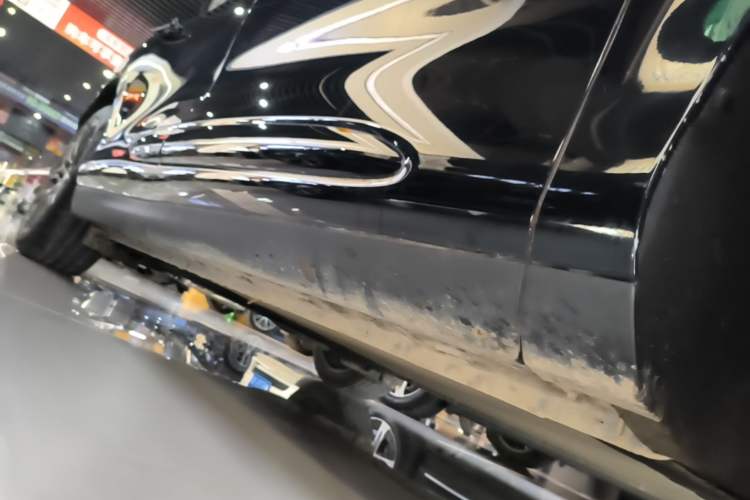 Used IM LS6 2023 Max Long-Range Version Right Side Sill