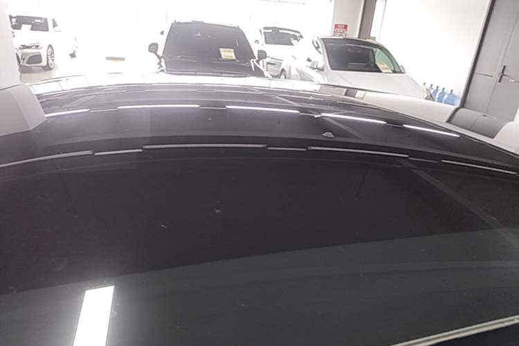 Used IM LS6 2023 Max Standard Edition Roof