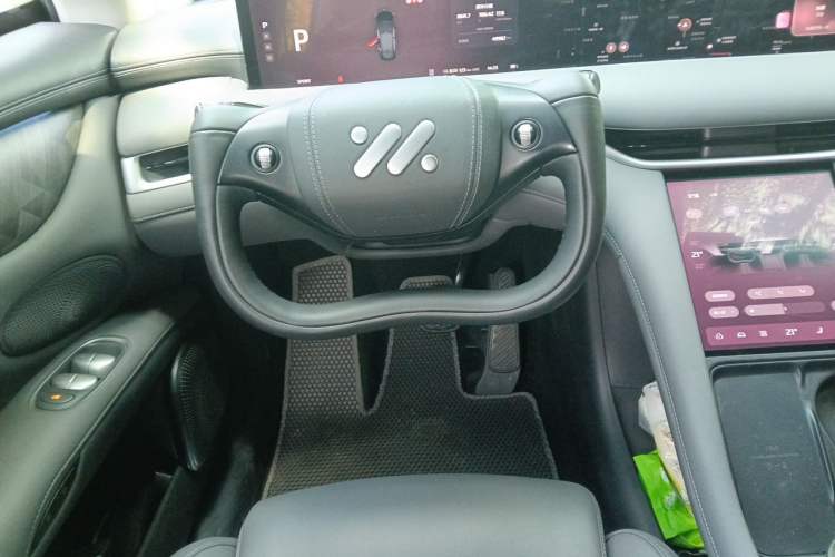 Used IM LS6 2023 Max Extended-Range Version Steering Wheel