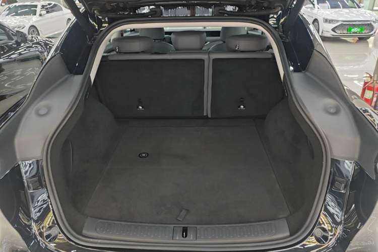 Used IM LS6 2023 Max Standard Edition Trunk