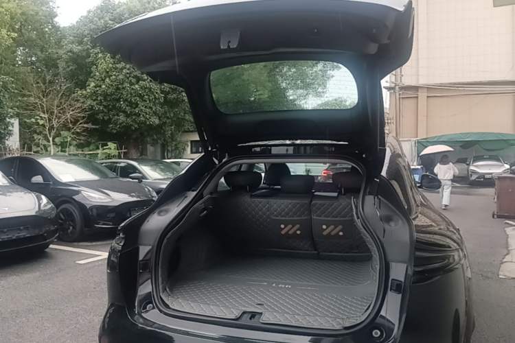 Used IM LS6 2023 Max Long-Range Version Trunk