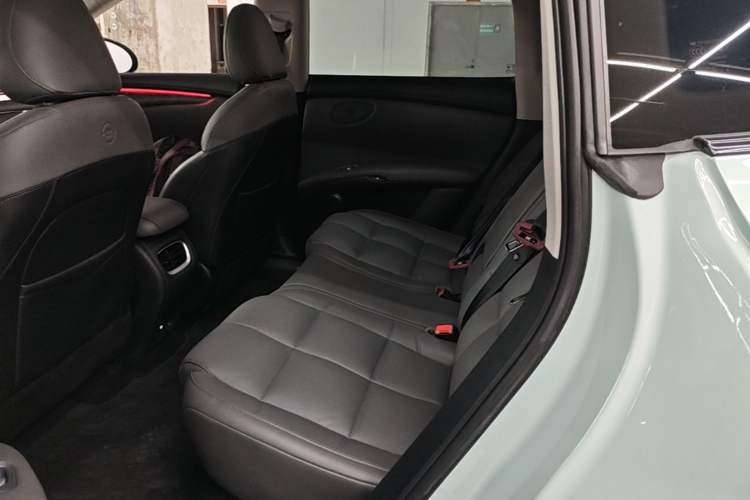 Used IM LS6 2023 Max Long-Range Version Left Rear Seat