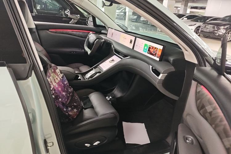 Used IM LS6 2023 Max Long-Range Version Right Front Seat
