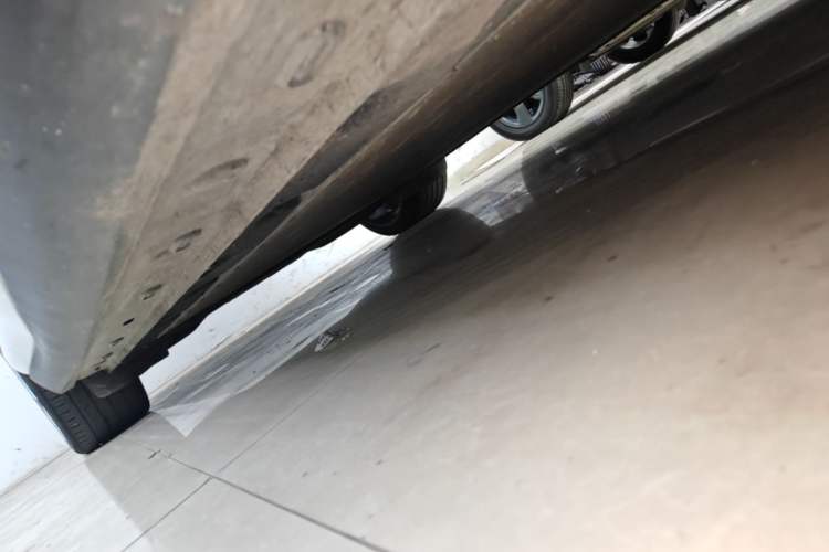 Used IM LS6 2023 Max Enhanced Performance Edition Right Side Sill