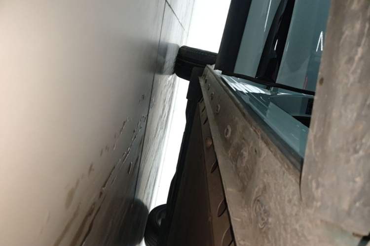 Used IM LS6 2023 Max Long-Range Version Right Side Sill