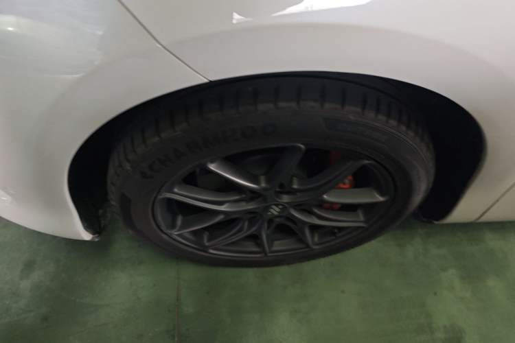 Used IM LS6 2023 Max Standard Edition Exterior 7