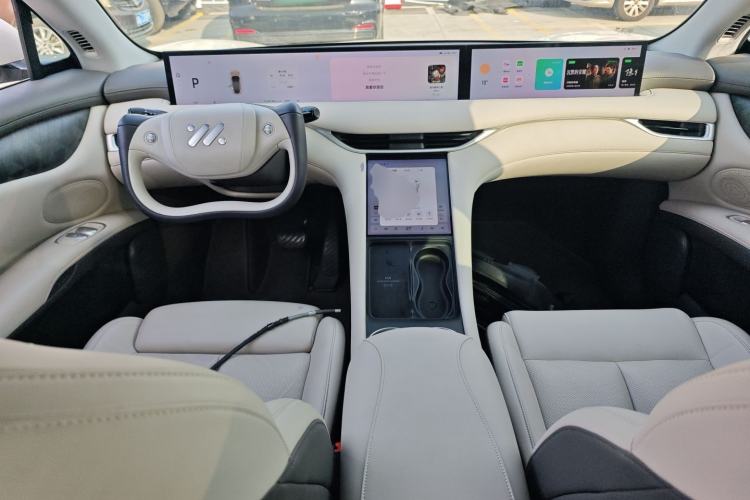 Used IM LS6 2023 Max Long-Range Version Interior 2