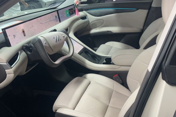 Used IM LS6 2023 Max Standard Edition Interior 2
