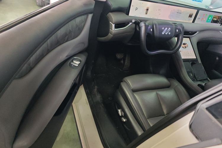 Used IM LS6 2023 Max Standard Edition Interior 3