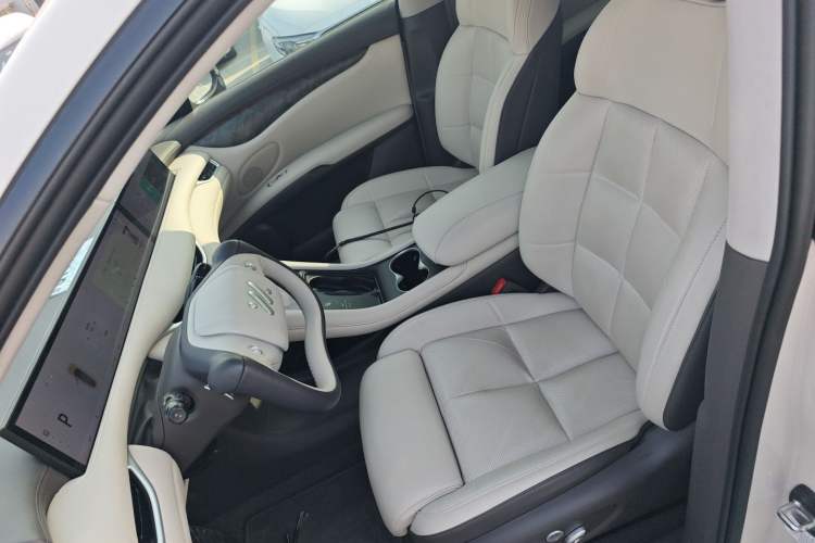 Used IM LS6 2023 Max Long-Range Version Left Front Seat