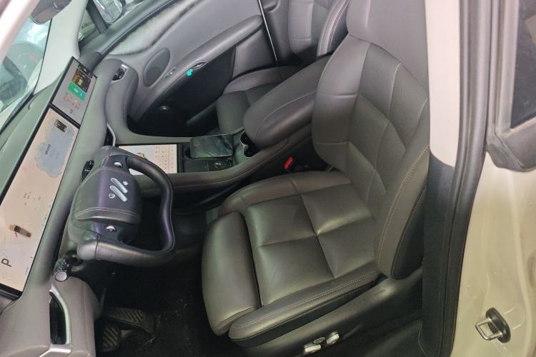Used IM LS6 2023 Max Standard Edition Left Front Seat