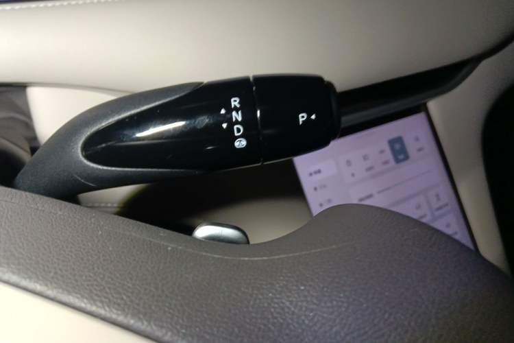 Used IM LS6 2023 Max Standard Edition Gear Lever