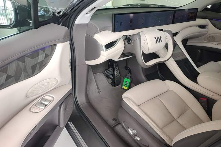 Used IM LS6 2023 Max Standard Edition Driver Seat