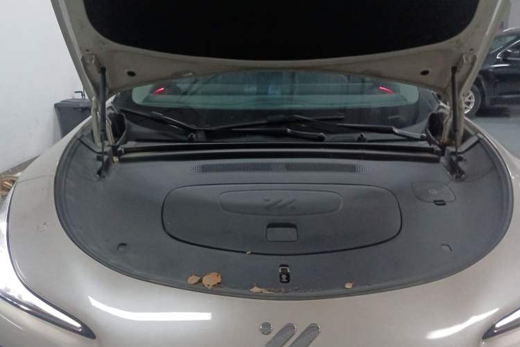 Used IM LS6 2023 Max Long-Range Version Engine Bay