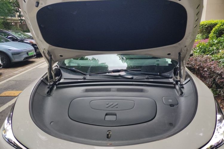 Used IM LS6 2023 Max Long-Range Version Engine Bay
