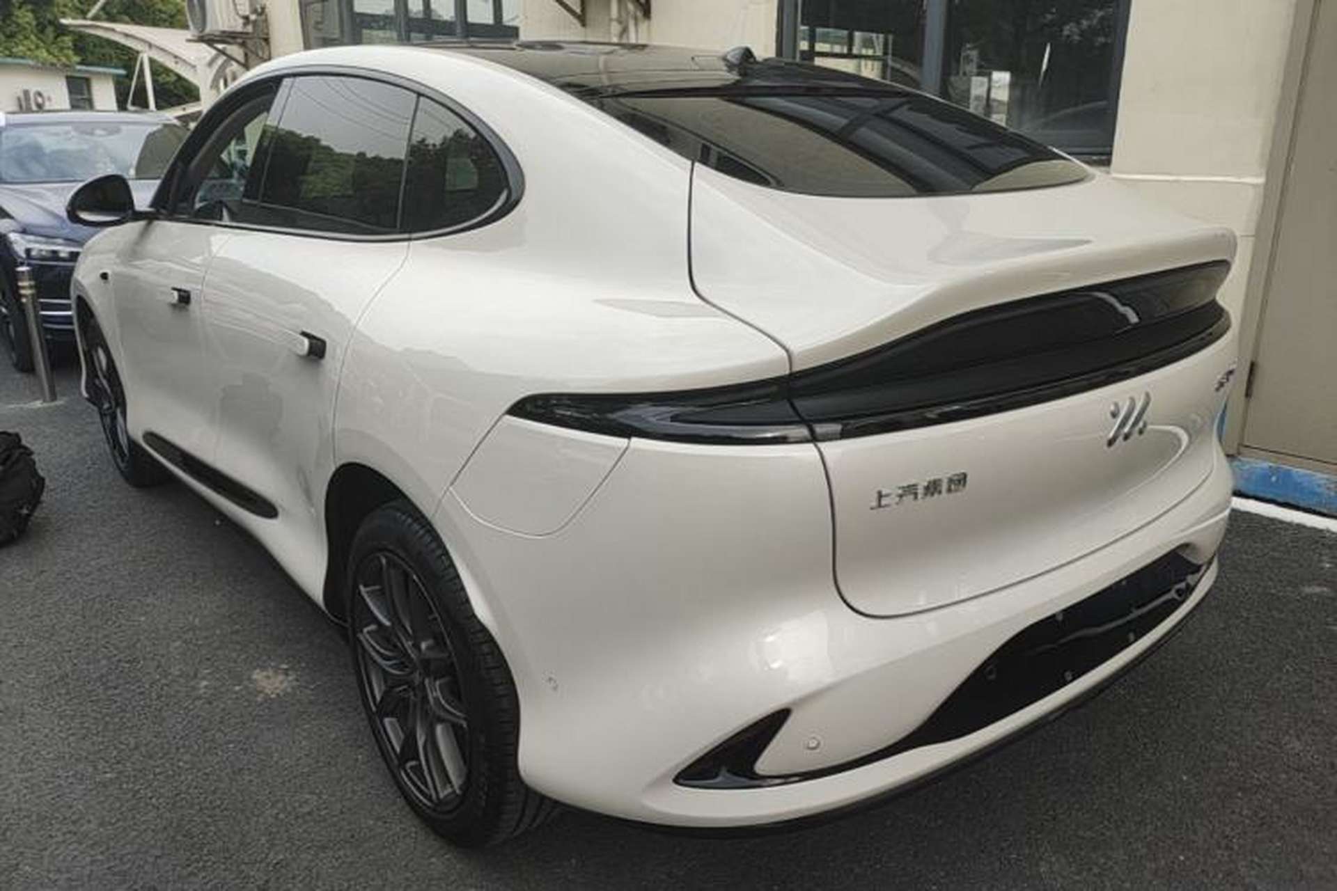 Used IM LS6 2023 Max Standard Edition Exterior 2