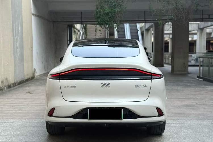 Used IM LS6 2023 Max Standard Edition Exterior 3