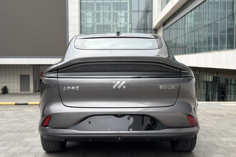 Used IM LS6 2023 Max Standard Edition Exterior 3