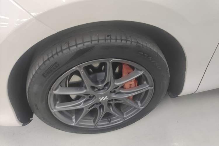 Used IM LS6 2023 Max Standard Edition Exterior 4