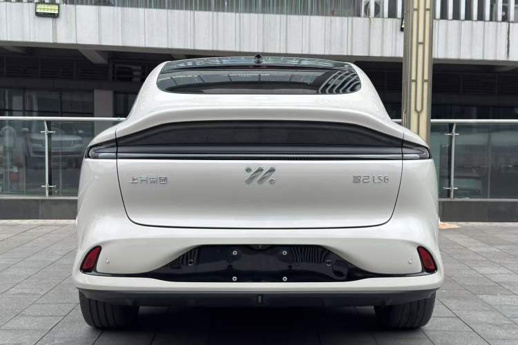 Used IM LS6 2023 Max Standard Edition Exterior 5
