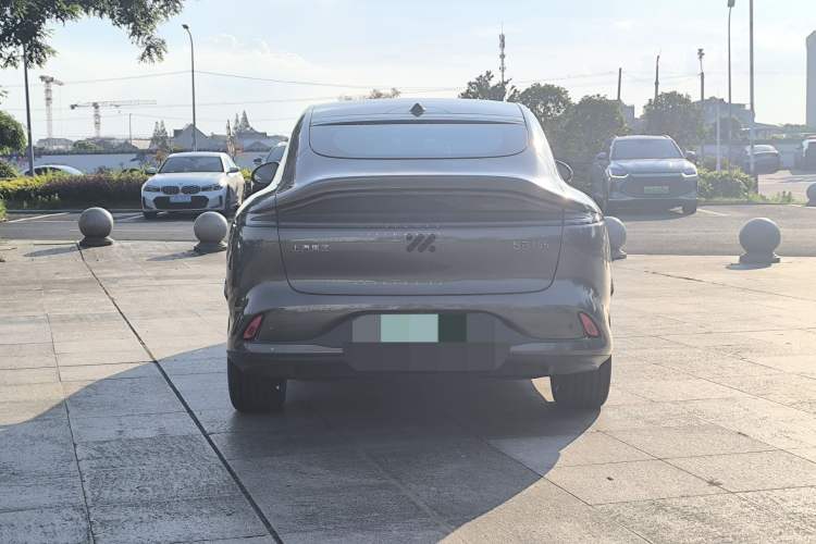 Used IM LS6 2023 Max Standard Edition Exterior 5