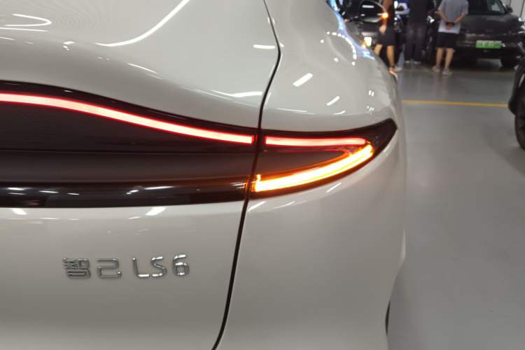 Used IM LS6 2023 Max Standard Edition Exterior 6