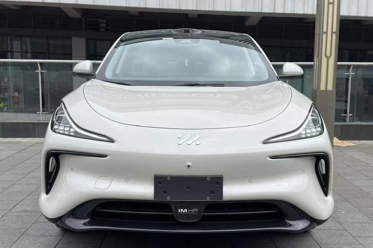 Used IM LS6 2023 Max Standard Edition Exterior 6