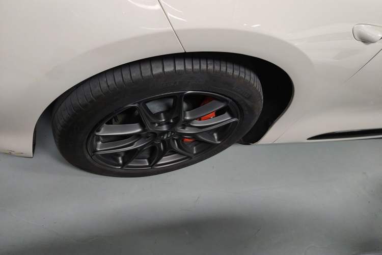 Used IM LS6 2023 Max Standard Edition Exterior 7