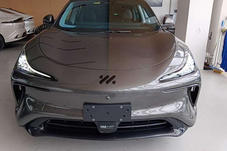 Used IM LS6 2023 Max Standard Edition Front
