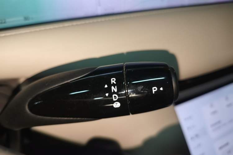 Used IM LS6 2023 Max Standard Edition Gear Lever