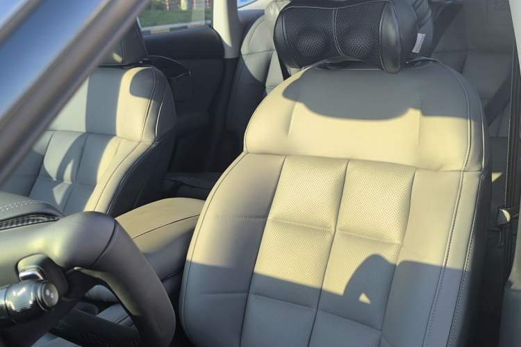 Used IM LS6 2023 Max Standard Edition Interior 1