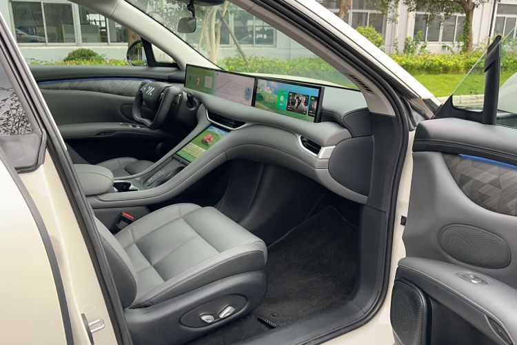 Used IM LS6 2023 Max Long-Range Version Interior 11