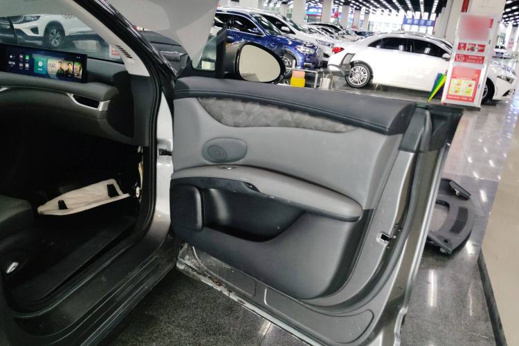 Used IM LS6 2023 Max Standard Edition Interior 2