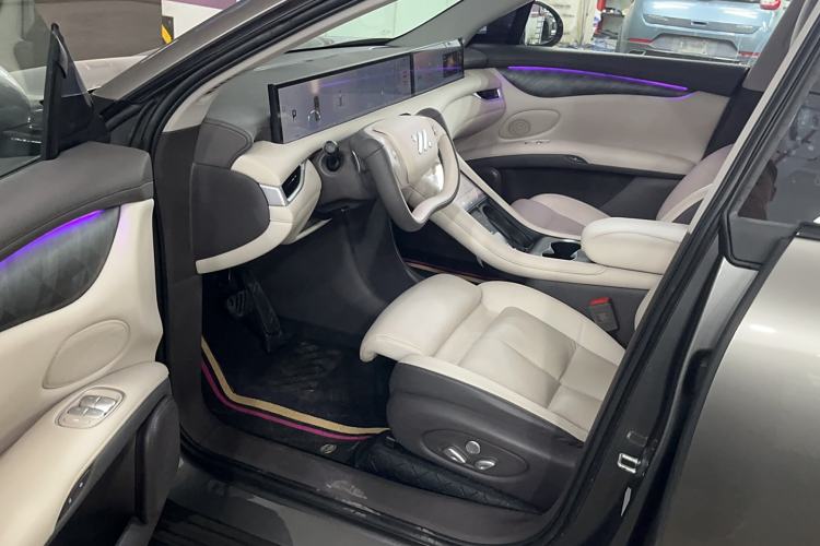 Used IM LS6 2023 Max Standard Edition Interior 2