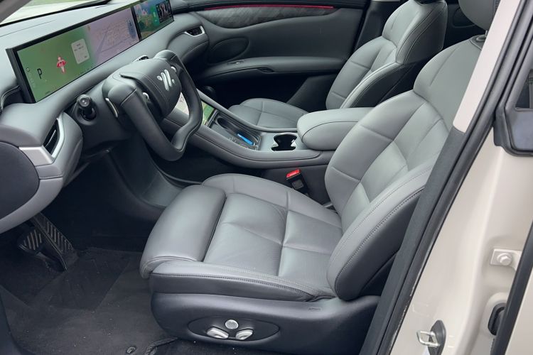 Used IM LS6 2023 Max Long-Range Version Interior 2