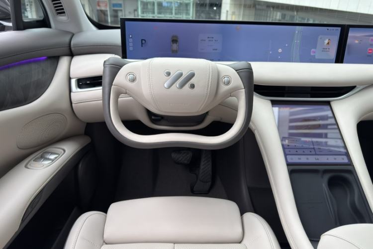 Used IM LS6 2023 Max Standard Edition Interior 3