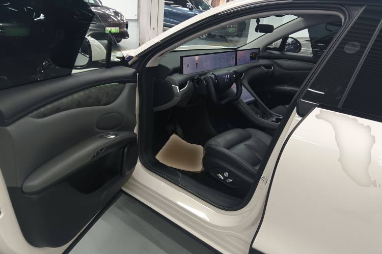 Used IM LS6 2023 Max Standard Edition Interior 3