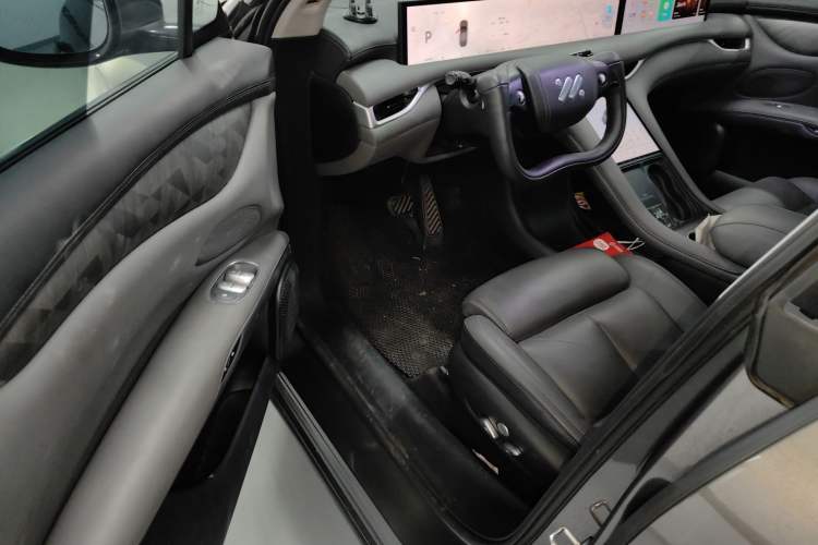 Used IM LS6 2023 Max Standard Edition Interior 3