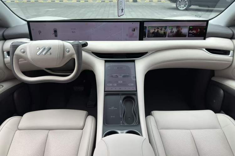 Used IM LS6 2023 Max Standard Edition Interior 3
