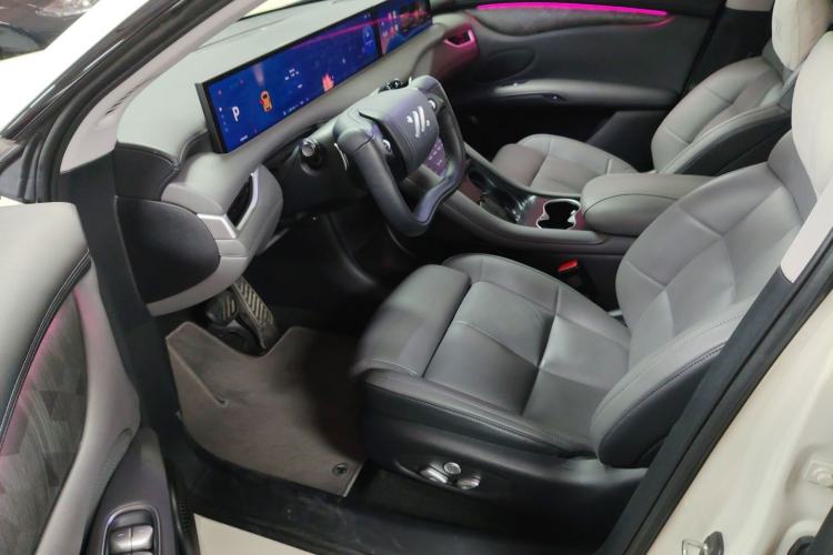 Used IM LS6 2023 Max Standard Edition Interior 3