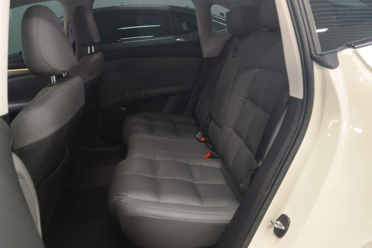 Used IM LS6 2023 Max Standard Edition Interior 4