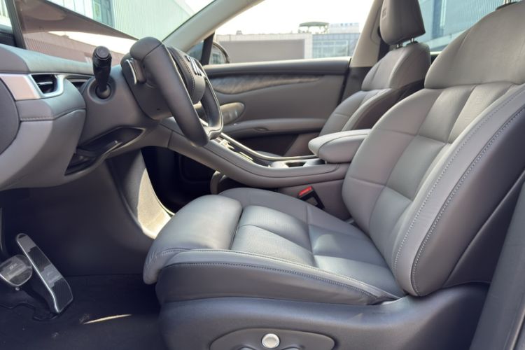 Used IM LS6 2023 Max Standard Edition Interior 4