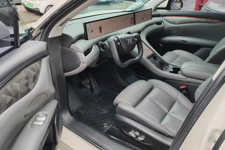 Used IM LS6 2023 Max Long-Range Version Interior 4