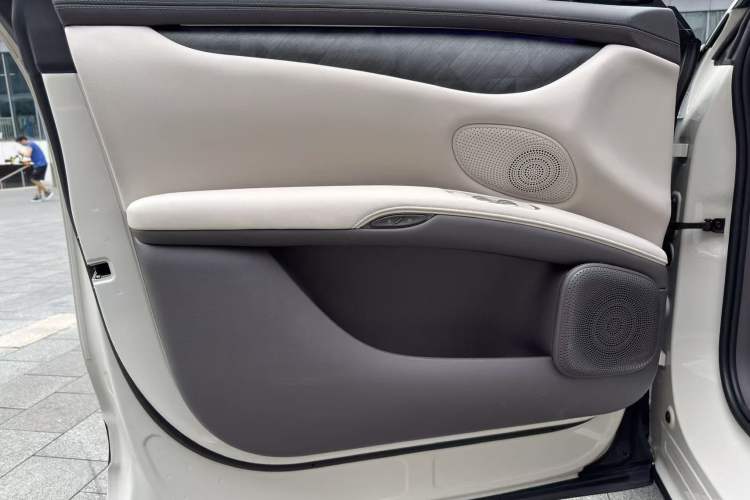 Used IM LS6 2023 Max Standard Edition Interior 4