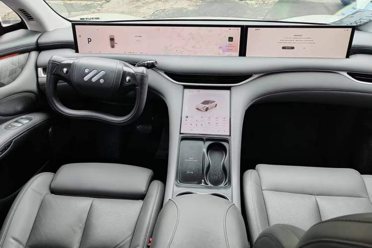 Used IM LS6 2023 Max Long-Range Version Interior 5