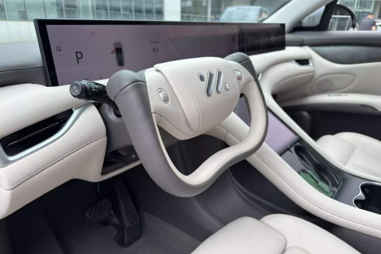 Used IM LS6 2023 Max Standard Edition Interior 5