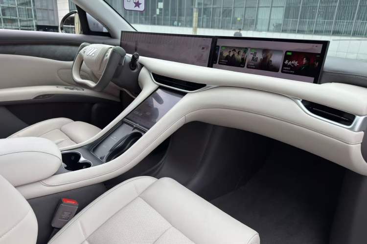 Used IM LS6 2023 Max Standard Edition Interior 6