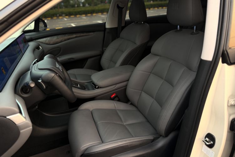 Used IM LS6 2023 Max Standard Edition Interior 7